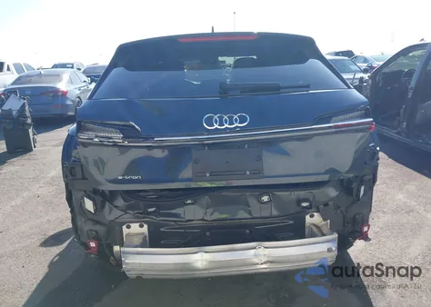 2019 Audi E-Tron Premium Plus из США, поврежденный, VIN WA1VAAGE2KB021539